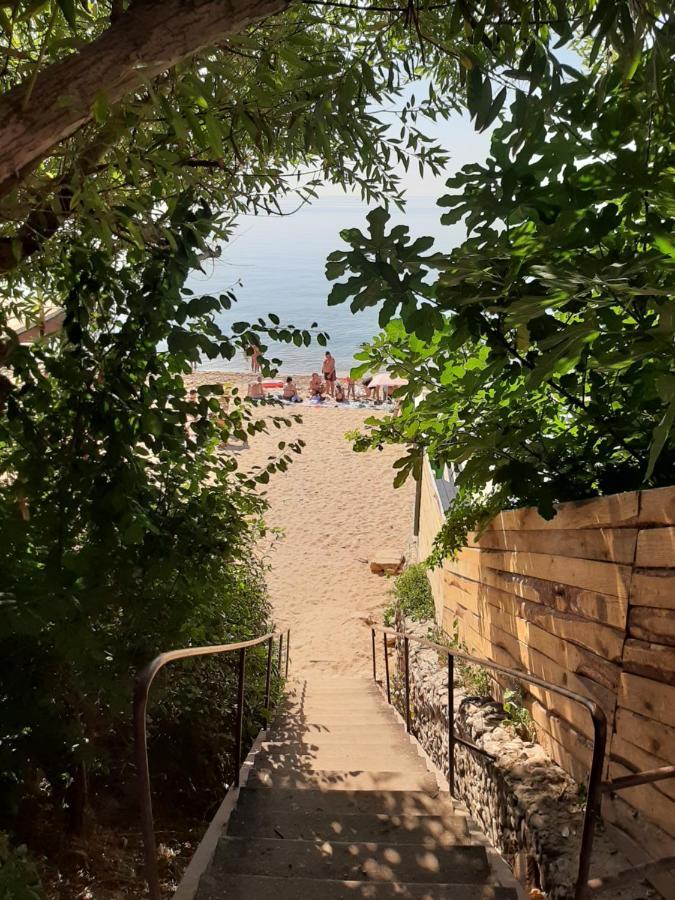 Mini-Hotel Luch Odessa Eksteriør bilde